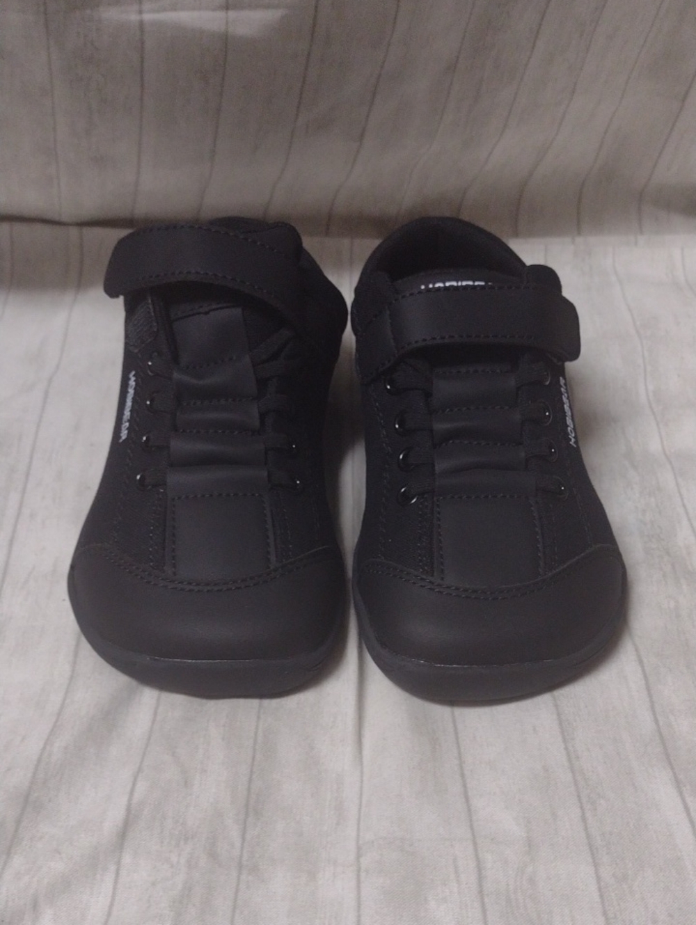 Hobibear Kid's Black Velcro Sneakers (J1379)